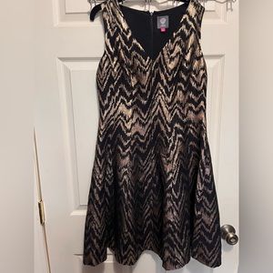Vince Camuto women’s size 8 V-neck metallic fit and flare dress